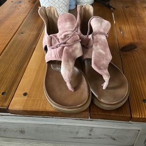 Women’s size 8 sandals
